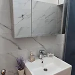 شقة Leo بولا