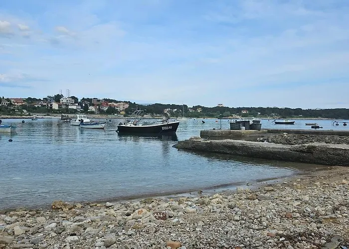 아파트 Leo 풀라