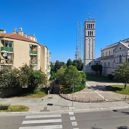 Leo דירה פולה